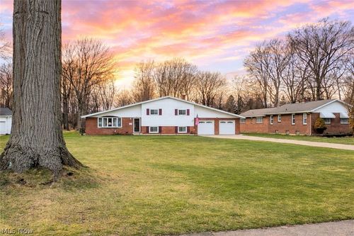 831 Mill St, Conneaut, OH, 44030-1605 | Card Image