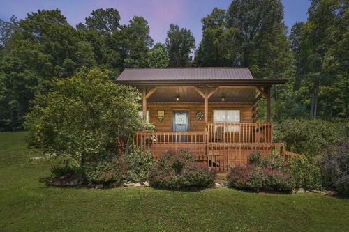 2371 Owl Creek Rd, Frankfort, OH, 45628-9075 | Card Image