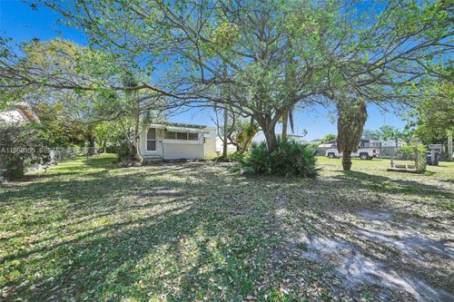 16901 Sw 94th Ave, Palmetto Bay, FL, 33157-4420 | Card Image