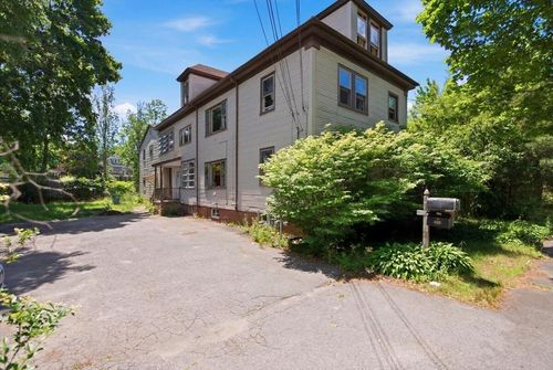 16 Hartley St, Portland, ME, 04103-3212 | Card Image