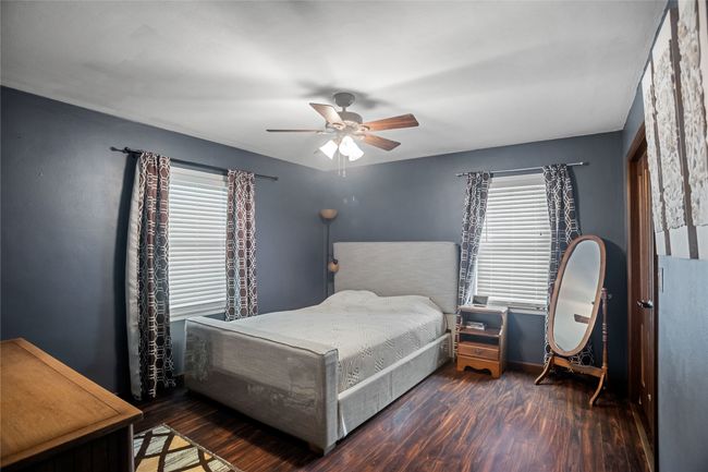 1034 66 Th St, Home with 4 bedrooms, 3 bathrooms and null parking in Windsor Heights IA | Image 9