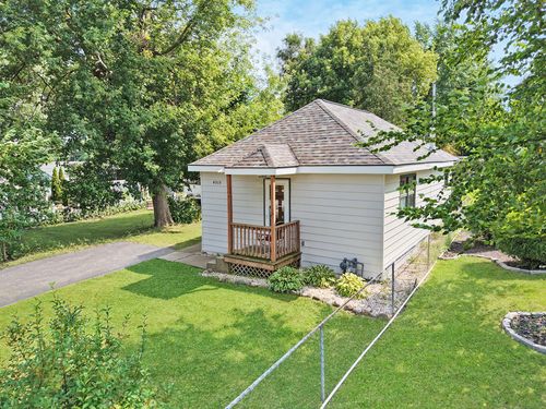 4919 Parkview Dr, Mccullom Lake, IL, 60050-2460 | Card Image