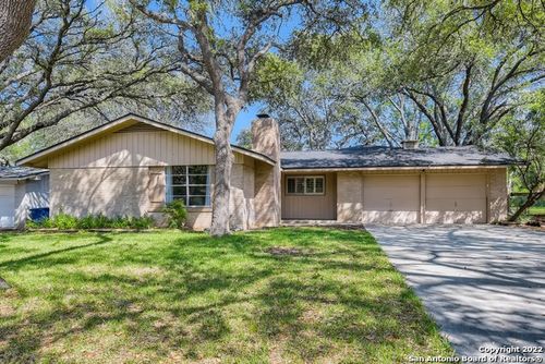 3210 Nantucket Dr, San Antonio, TX, 78230-4017 | Card Image