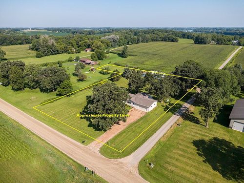 16796 220th St, Hutchinson, MN, 55350-5425 | Card Image