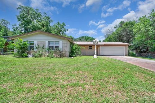 112 E Dawn Dr, Robinson, TX, 76706-4802 | Card Image