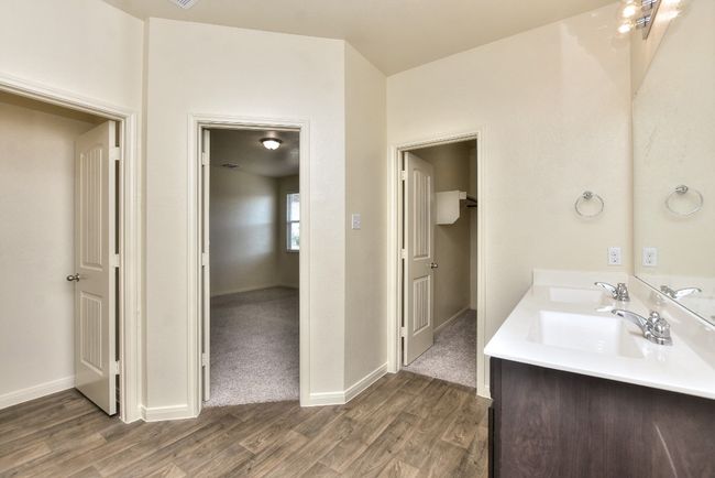 Primary Bathroom | Image 22
