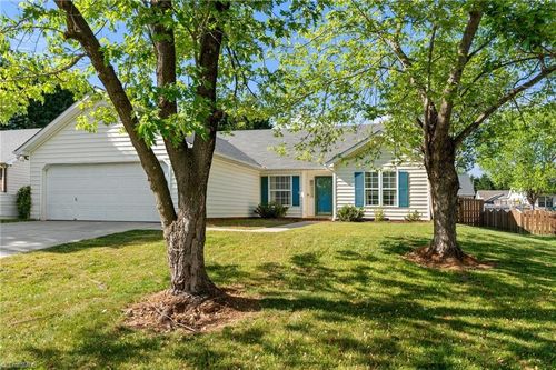 808 Eagle Point Drive, Kernersville, NC, 27284 | Card Image