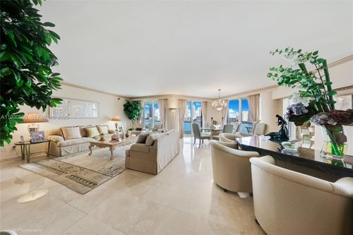 703-2600 Island Blvd, Aventura, FL, 33160-5208 | Card Image