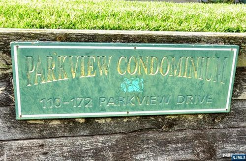 146 Parkview Dr, Teaneck, NJ, 07666-3804 | Card Image