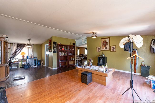 989 Oil Wl, Home with 3 bedrooms, 2 bathrooms and null parking in Pipe Creek TX | Image 10