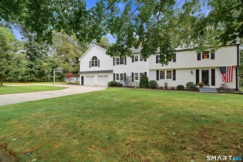 2 Dogwood Dr, Old Lyme, CT, 06371-2014 | Card Image