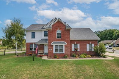 7987 Meadow Bend Circle, House other with 4 bedrooms, 2 bathrooms and null parking in Indianapolis IN | Image 1