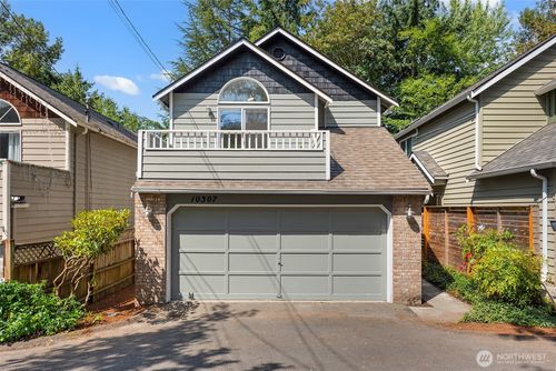 10307 46th Ave Ne, Seattle, WA, 98125-8125 | Card Image