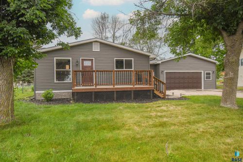 919 S Academy St, Lennox, SD, 57039-2411 | Card Image