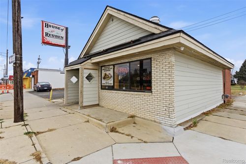 14693 E 8 Mile Rd, Warren, MI, 48089-3431 | Card Image