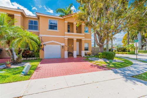 846 Nw 135th Ter, Pembroke Pines, FL, 33028-3171 | Card Image