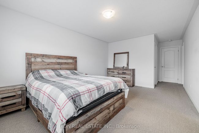 33 Robb Thompson Rd, House attached with 3 bedrooms, 3 bathrooms and 3 parking in Mount Albert ON | Image 23