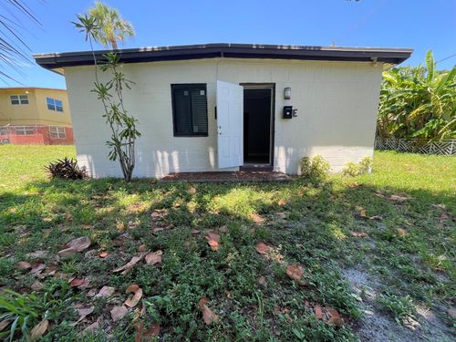 e-103 Nw 7th Ave, Pompano Beach, FL, 33060-6056 | Card Image