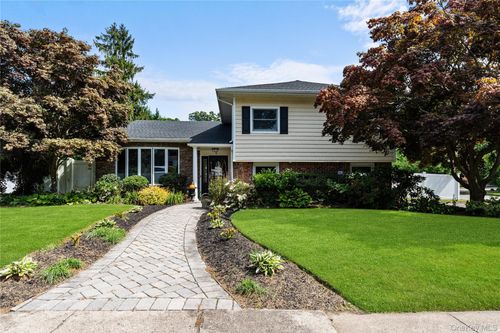 71 Roosevelt Dr, East Norwich, NY, 11732-1124 | Card Image