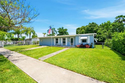 5525 Sw 112th Ave, Miami, FL, 33165-6949 | Card Image