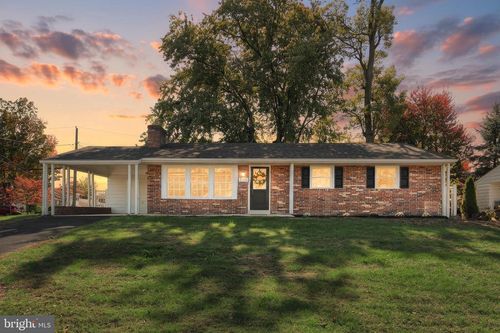 200 W Main St, SHIREMANSTOWN, PA, 17011-6330 | Card Image