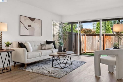 b-55 Massolo Dr, Pleasant Hill, CA, 94523-4886 | Card Image