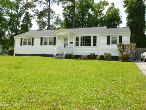 801 Barn St, Jacksonville, NC, 28540-6708 | Card Image