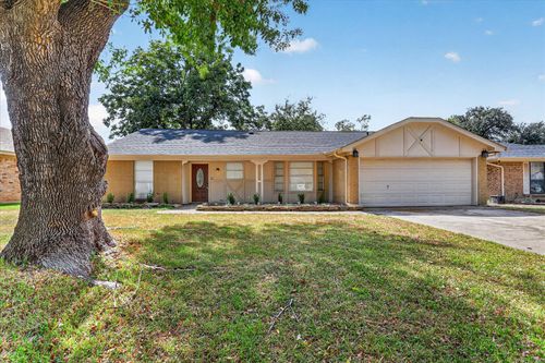 1016 Westminster Ln, Mansfield, TX, 76063-2562 | Card Image