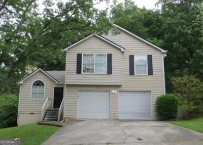 5716 Chisolm Trail, House other with 3 bedrooms, 2 bathrooms and 2 parking in Atlanta GA | Image 1