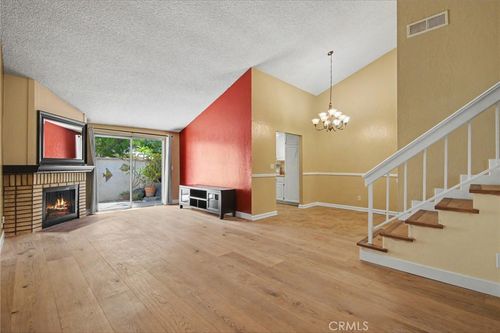 22-21019 Gresham St., Canoga Park, CA, 91304 | Card Image