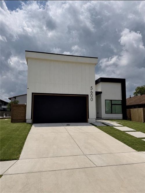 5600 Clements Dr, New Orleans, LA, 70126-3294 | Card Image