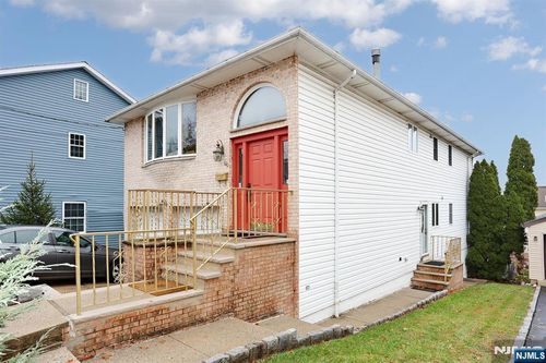 140 Prospect St, Hasbrouck Heights, NJ, 07604-2710 | Card Image