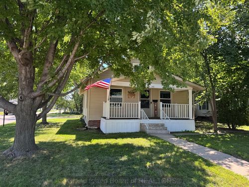 1142 N Minnesota Ave, Hastings, NE, 68901-3956 | Card Image