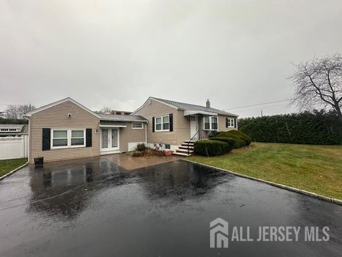 403 Old Georges Rd, North Brunswick, NJ, 08902-4819 | Card Image