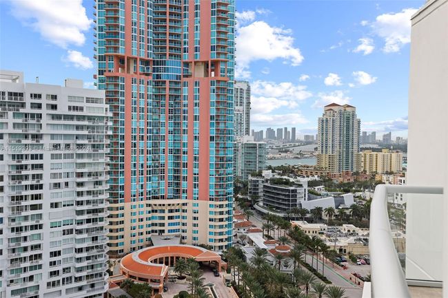 APT-2004 - 50 S Pointe Dr, Condo with 2 bedrooms, 3 bathrooms and null parking in Miami Beach FL | Image 35