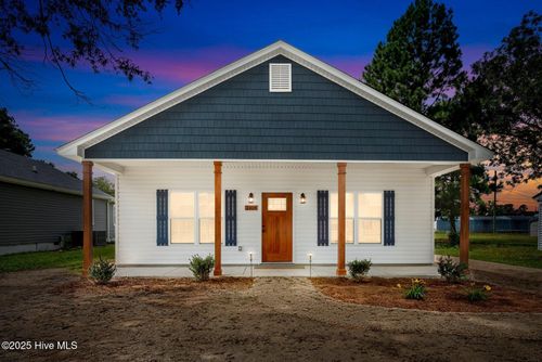 2304 Saint Andrew St, Tarboro, NC, 27886-2120 | Card Image