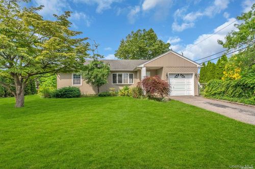 4 Cheshire Rd, Bethpage, NY, 11714-1103 | Card Image