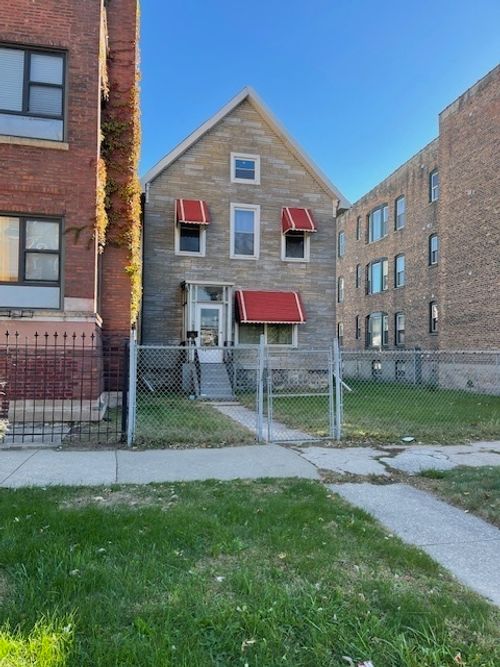 4823 S Prairie Ave, Chicago, IL, 60615-1203 | Card Image