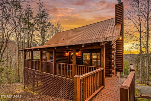130 Little Round Top Ln, Townsend, TN, 37882-3455 | Card Image