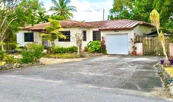 38th St, Miami, FL 33155