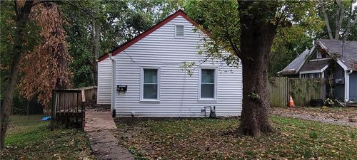 1514 N Spring St, Independence, MO, 64050-1736 | Card Image
