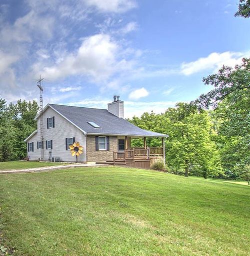 9822 Cabin Rd, Oakley, IL, 62501-7511 | Card Image