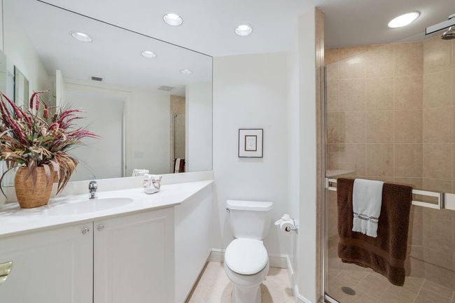 APT-1005 - 1060 Borghese Ln, Condo with 2 bedrooms, 3 bathrooms and null parking in NAPLES FL | Image 19