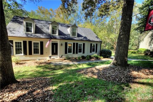 3806 Bridgewood Ln, Charlotte, NC, 28226-7102 | Card Image