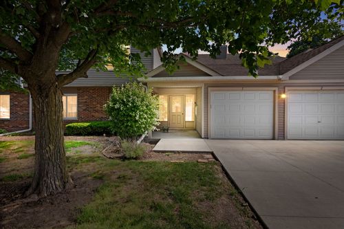204-7030 Park Lane Ct, Woodridge, IL, 60517-2171 | Card Image