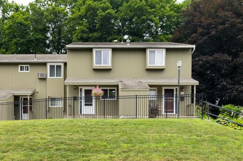 37 Mckenna Dr, Middletown, CT, 06457-4013 | Card Image