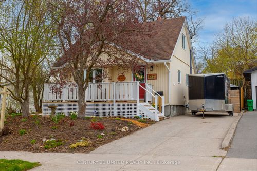 617 Simmons Ave, Peterborough, ON, K9H2B8 | Card Image