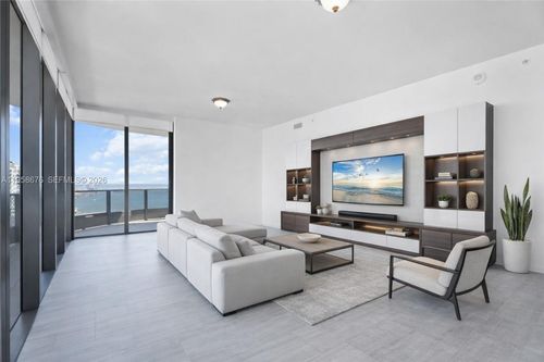 ph5408-1000 Brickell Plz, Miami, FL, 33131-3833 | Card Image