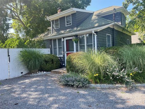 255 Sunset Ave, Westhampton Beach, NY, 11978-2037 | Card Image
