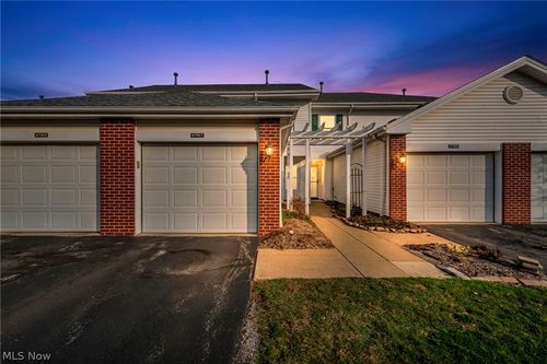 6707 Woodruff Ct, Middleburg Heights, OH, 44130-8386 | Card Image